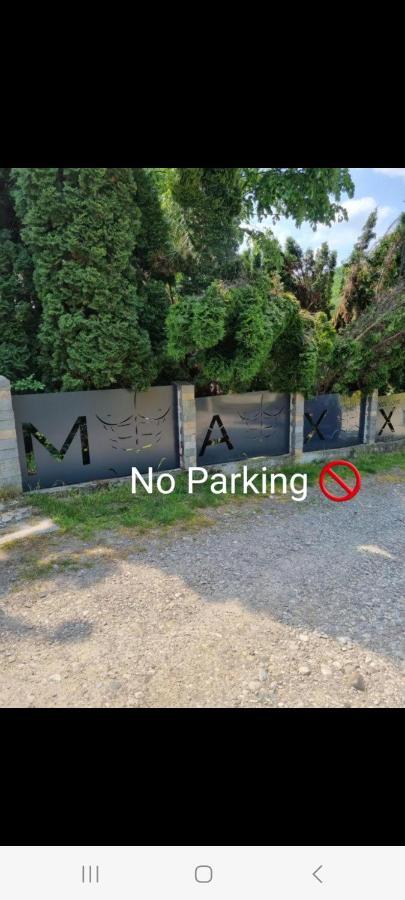 MAXX Lodge Bacău Buitenkant foto