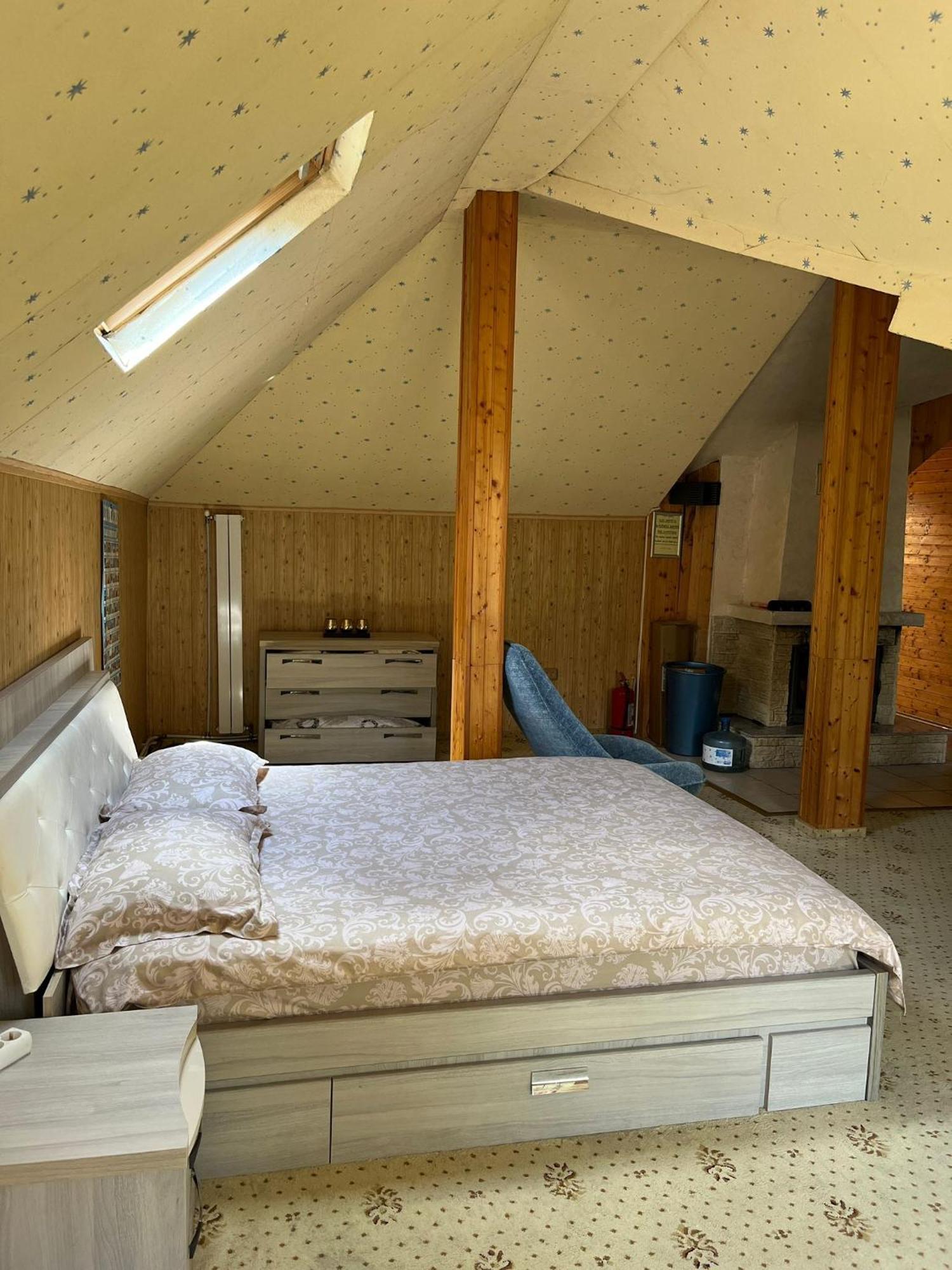 MAXX Lodge Bacău Buitenkant foto